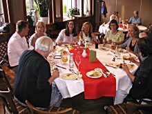 Beim Essen. Klick zur Vergr&ouml;&szlig;erung.