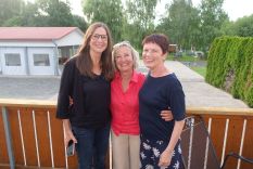 Drei Grazien: Christiane, Herta, Sabine. Klick zur Vergrößerung. Drei Grazien: Christiane, Herta, Sabine. Klick zur Vergrößerung.