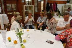 Barbara (von hinten), Monika, Susanne, Annette, Liane, Andreas, Astrid. Klick zur Vergrößerung. Barbara (von hinten), Monika, Susanne, Annette, Liane, Andreas, Astrid. Klick zur Vergrößerung.