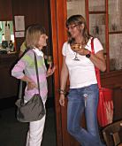 Rita und Beate. Klick zur Vergr&ouml;&szlig;erung.